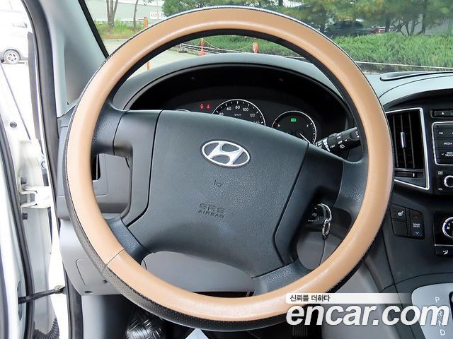 Hyundai Starex 2016 — photo 17