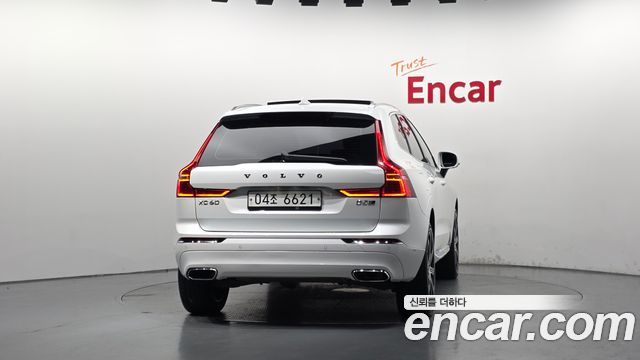 Volvo XC60 2019 — photo 4