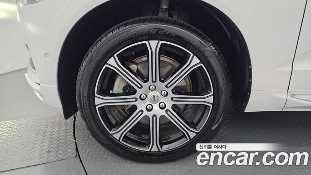 Volvo XC60 2019 — photo 5