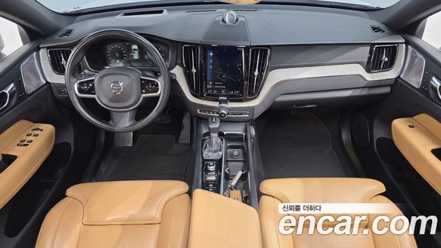 Volvo XC60 2019 — photo 7