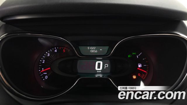 Renault Korea QM3 2017 — photo 11