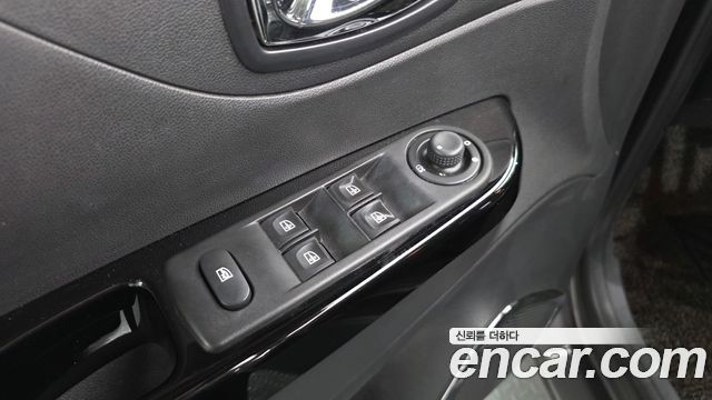 Renault Korea QM3 2017 — photo 34