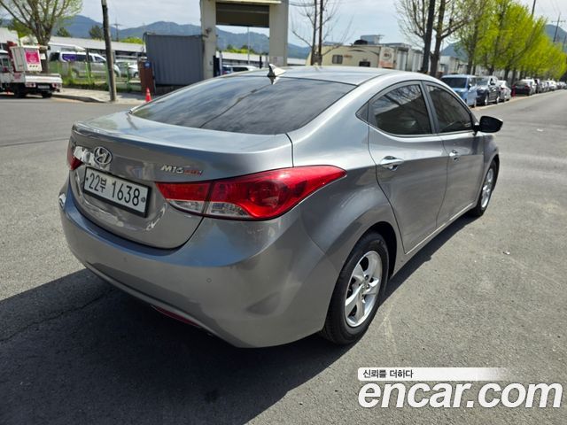 Hyundai AVANTE 2012 — photo 3
