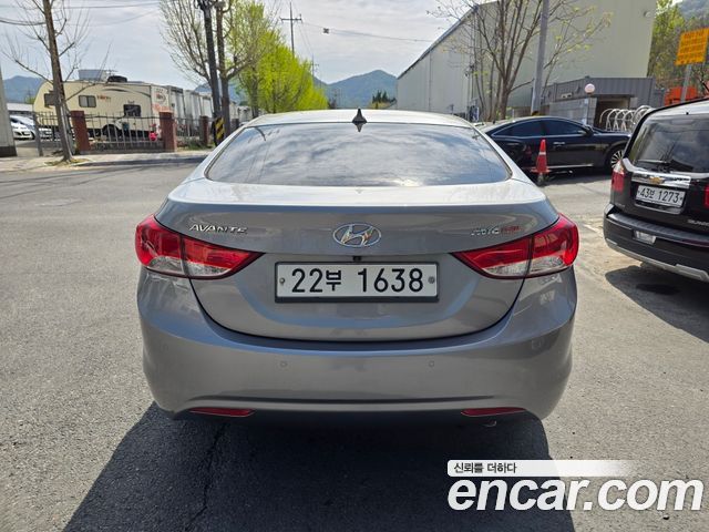 Hyundai AVANTE 2012 — photo 4