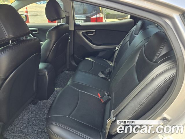 Hyundai AVANTE 2012 — photo 8