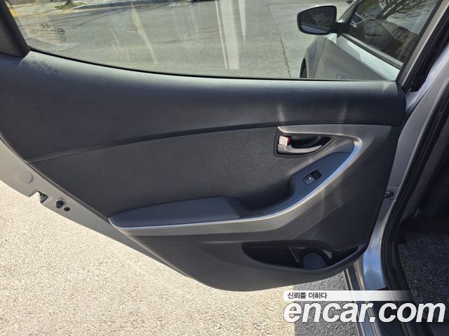 Hyundai AVANTE 2012 — photo 10