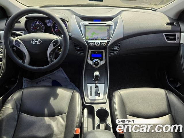 Hyundai AVANTE 2012 — photo 11