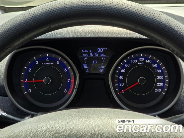 Hyundai AVANTE 2012 — photo 12