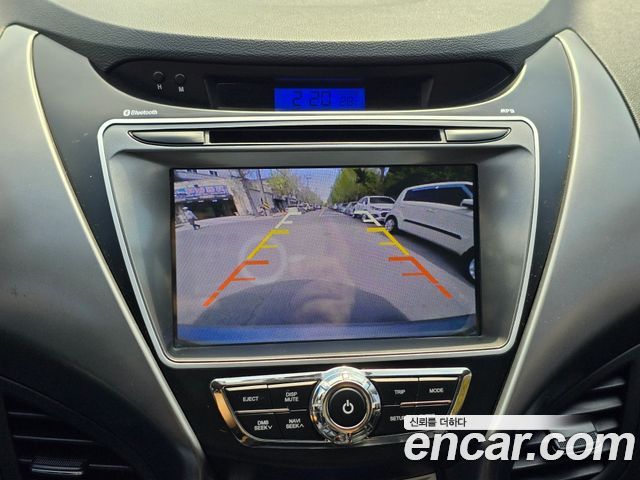 Hyundai AVANTE 2012 — photo 17