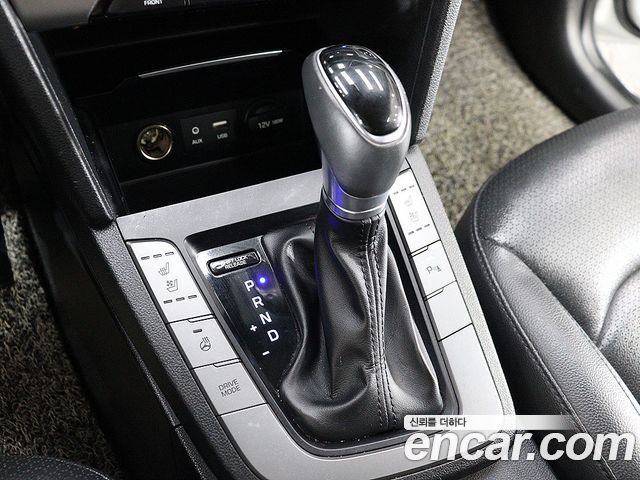 Hyundai AVANTE 2018 — photo 9