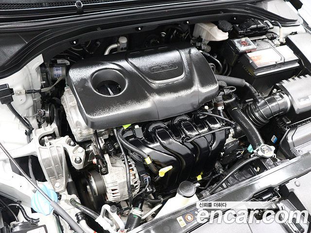 Hyundai AVANTE 2018 — photo 19