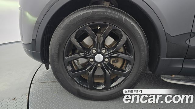 Land Rover Discovery 2018 — photo 5