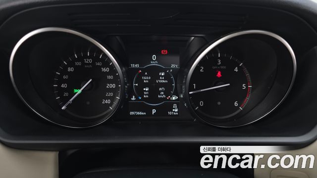 Land Rover Discovery 2018 — photo 11