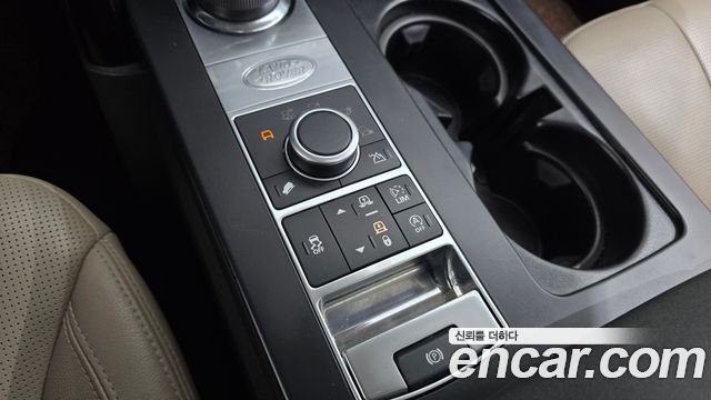 Land Rover Discovery 2018 — photo 12