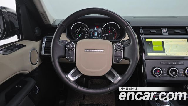 Land Rover Discovery 2018 — photo 23