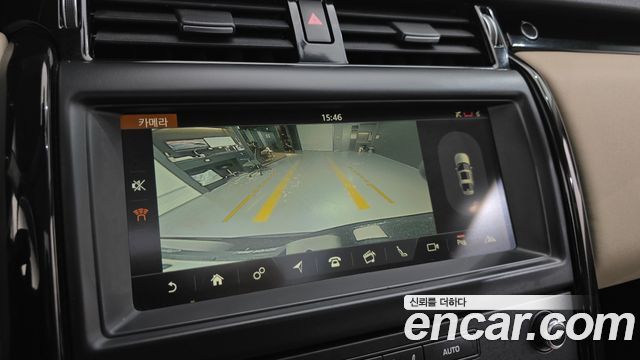 Land Rover Discovery 2018 — photo 24