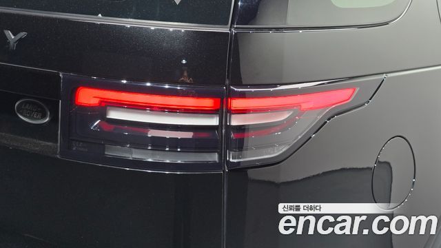 Land Rover Discovery 2018 — photo 9