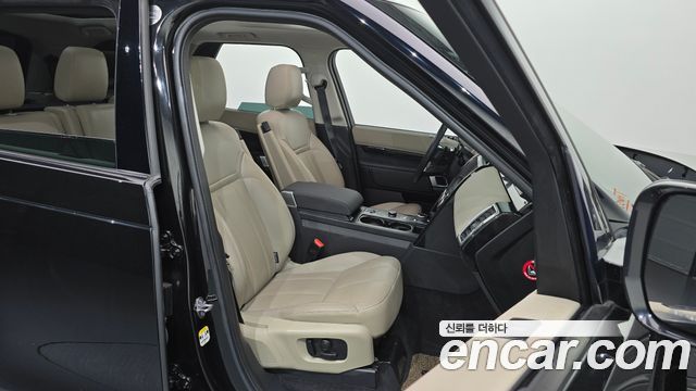 Land Rover Discovery 2018 — photo 16