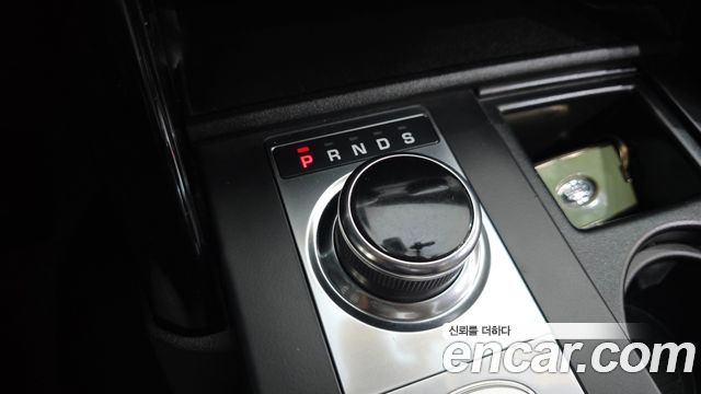 Land Rover Discovery 2018 — photo 29