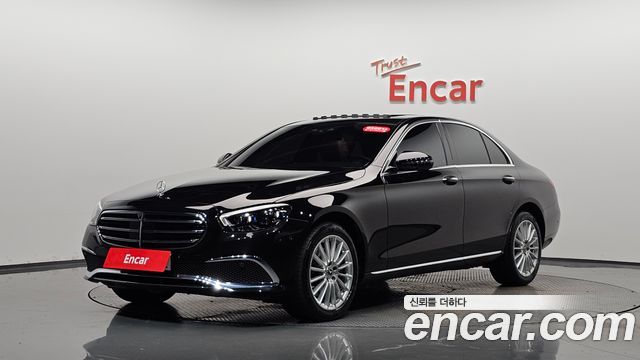 Mercedes-Benz E-Class 2023 — photo 35