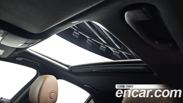 Mercedes-Benz E-Class 2023 — photo 25