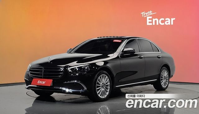 Mercedes-Benz E-Class 2023 — photo 1