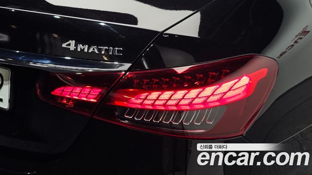 Mercedes-Benz E-Class 2023 — photo 9