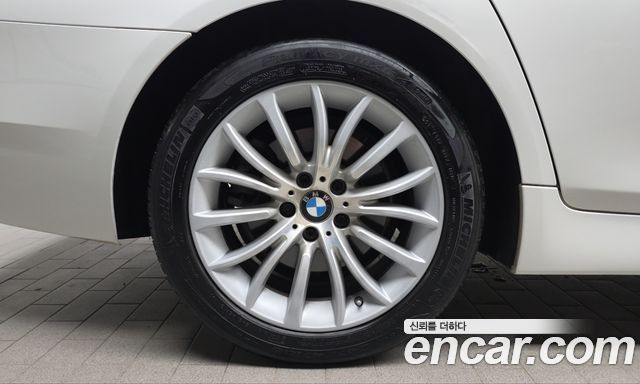 BMW 5-Series 2016 — photo 5