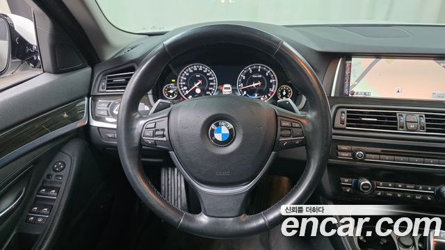 BMW 5-Series 2016 — photo 20