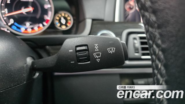 BMW 5-Series 2016 — photo 26