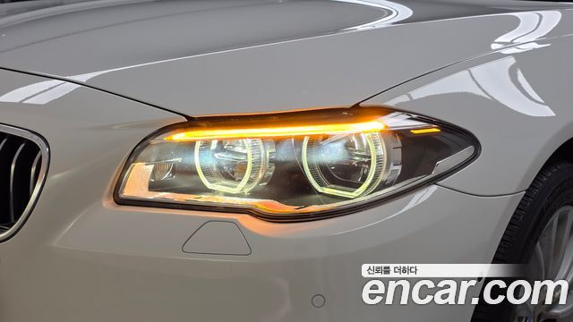 BMW 5-Series 2016 — photo 8