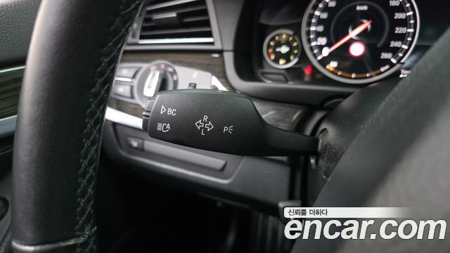 BMW 5-Series 2016 — photo 27