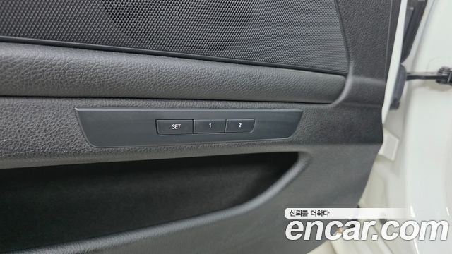 BMW 5-Series 2016 — photo 28
