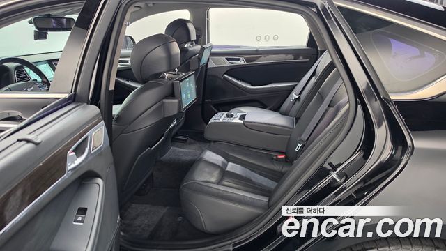 Genesis G80 2017 — photo 17