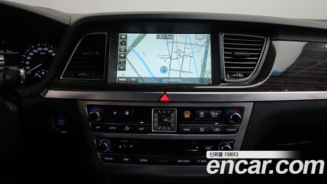 Genesis G80 2017 — photo 18