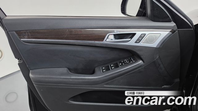 Genesis G80 2017 — photo 14