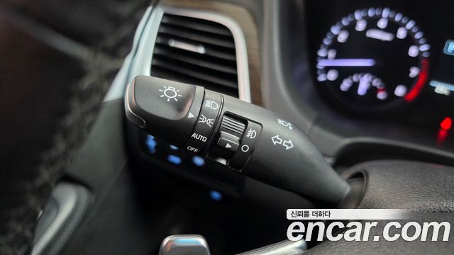 Genesis G80 2017 — photo 27