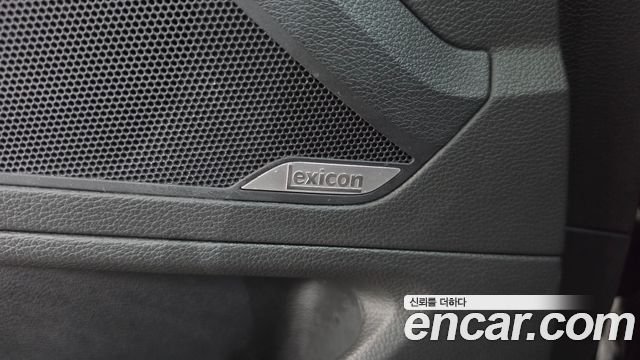 Genesis G80 2017 — photo 29