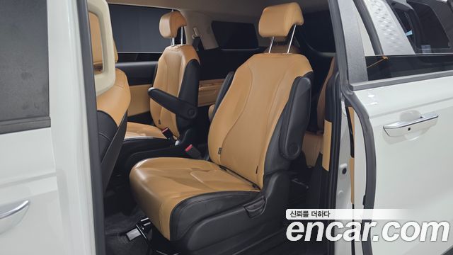 Kia Canival 2022 — photo 17