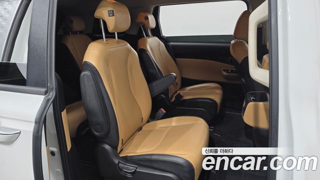 Kia Canival 2022 — photo 18
