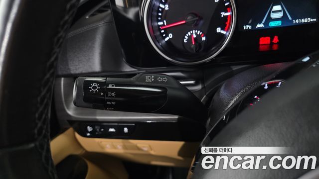 Kia Canival 2022 — photo 23