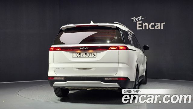 Kia Canival 2023 — photo 4