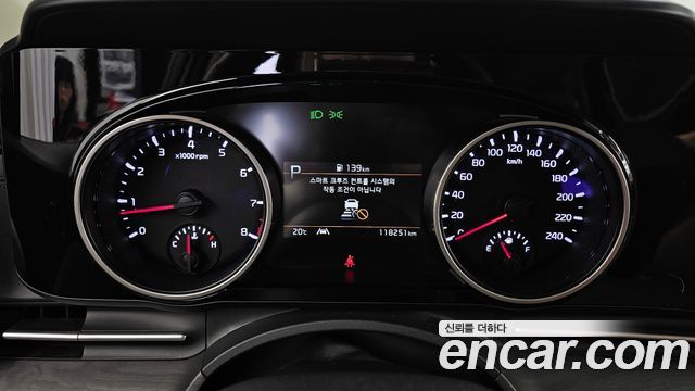 Kia Canival 2023 — photo 11