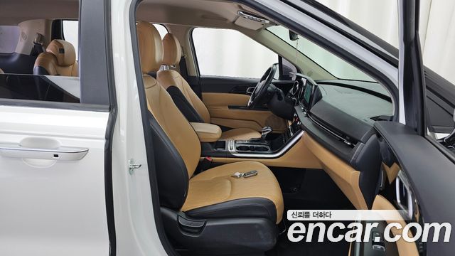 Kia Canival 2023 — photo 17
