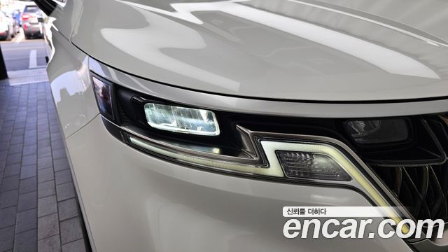 Kia Canival 2023 — photo 8