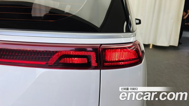 Kia Canival 2023 — photo 9