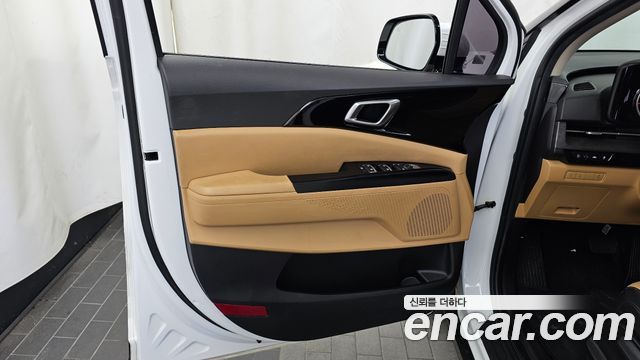 Kia Canival 2023 — photo 14