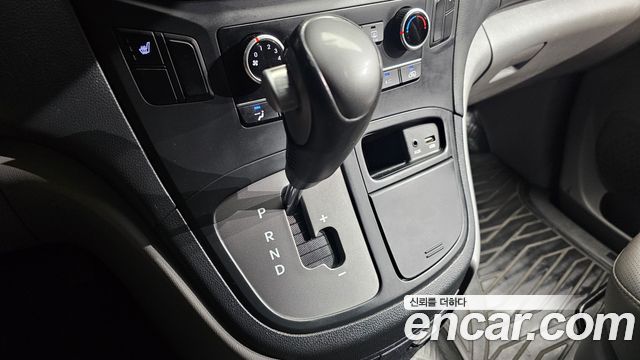 Hyundai Starex 2021 — photo 12