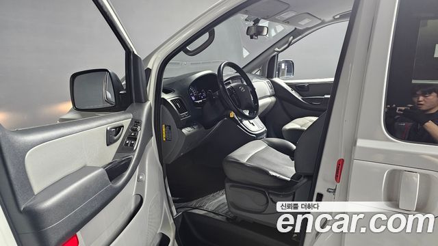 Hyundai Starex 2021 — photo 13