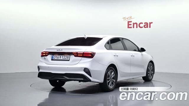 Kia K3 2022 — photo 2